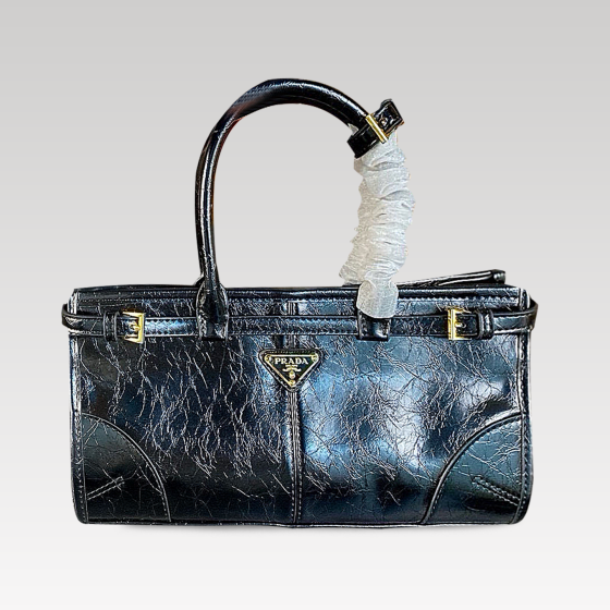 Lux Soft Baguette bag